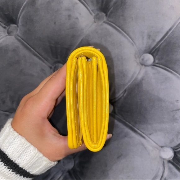 New Tory Burch mini wallet bifold yellow leather NWT - Picture 5 of 8